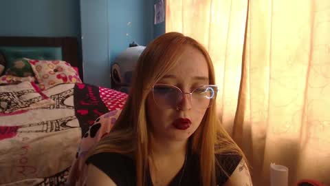 Snapshot of liaroberts1 chatting on February 12, 2025, 3:05 pm Lia Roberts online show from February 12, 2025, 3:05 pm