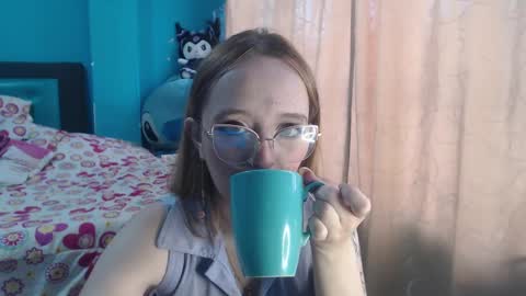 Snapshot of liaroberts1 chatting on February 28, 2025, 11:58 am Lia Roberts online show from February 28, 2025, 11:58 am