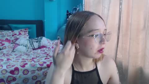 Snapshot of liaroberts1 chatting on March 7, 2025, 11:51 am Lia Roberts online show from March 7, 2025, 11:51 am