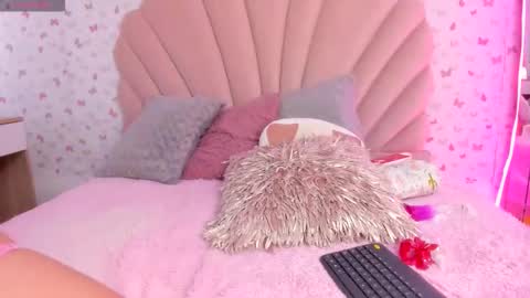 Snapshot of liarossi_ chatting on November 4, 2025, 12:59 pm liarossi_ online show from November 4, 2025, 12:59 pm