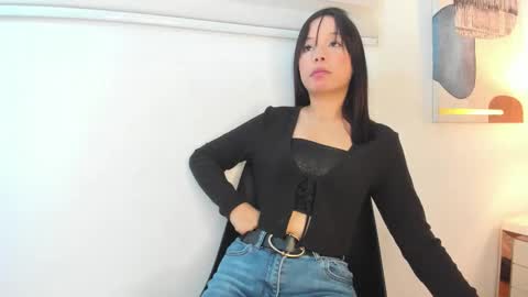 liarouse_1 online show from February 4, 2026, 7:31 pm