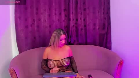 LiaRussell online show from March 5, 2025, 6:12 am