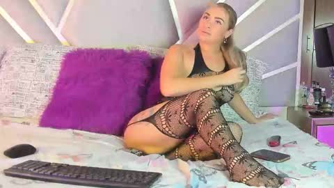 LiaRussell online show from September 16, 2025, 6:53 pm