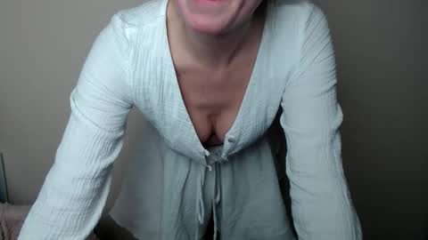 Snapshot of liasais_ chatting on February 6, 2026, 1:03 pm Lia online show from February 6, 2026, 1:03 pm