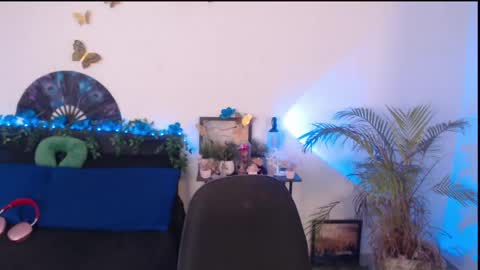 LiaScarlett online show from May 16, 2026, 11:42 am