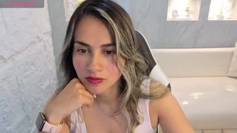 Snapshot of liat_white_tx chatting on September 30, 2025, 1:16 pm Online 800 to 1400 online show from September 30, 2025, 1:16 pm