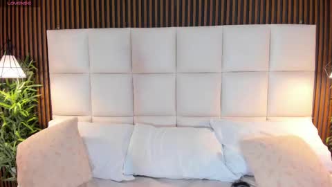  LIA TINK  online show from October 9, 2025, 5:55 pm