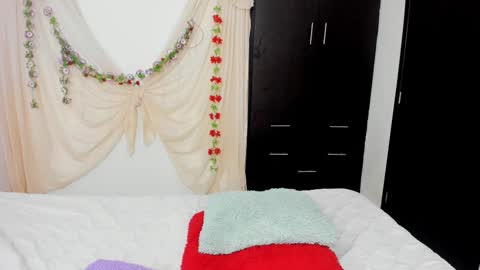 Lia online show from February 14, 2025, 2:54 pm