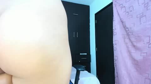 Lia online show from March 5, 2025, 4:02 pm