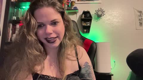 Libby Deetz online show from December 19, 2024, 2:02 pm