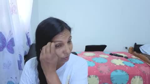libelula_clark online show from May 6, 2026, 6:46 pm