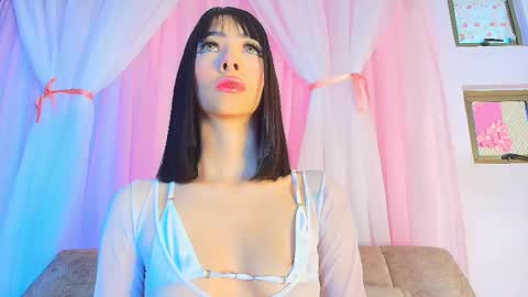 Valentina Hall online show from March 12, 2026, 11:38 am