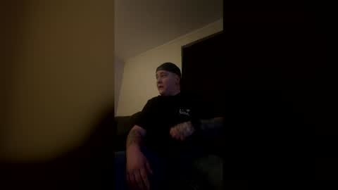 lickallotpuss online show from March 25, 2026, 3:23 am