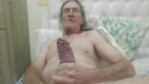 lickittostickit online show from January 2, 2025, 8:28 am