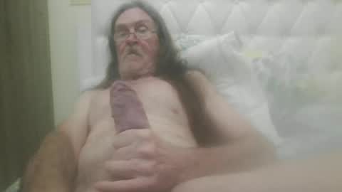 lickittostickit online show from January 17, 2025, 5:32 am