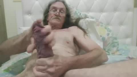 lickittostickit online show from January 18, 2025, 9:13 am