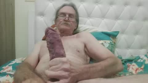lickittostickit online show from February 6, 2025, 9:22 am
