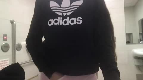 lickmypussy2412 online show from March 5, 2025, 6:45 pm