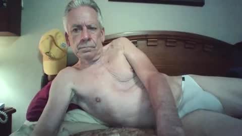 lickmysnowballs online show from May 10, 2026, 3:33 am