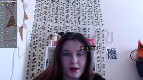 Snapshot of light_lunaa chatting on February 6, 2025, 5:25 am light_lunaa online show from February 6, 2025, 5:25 am