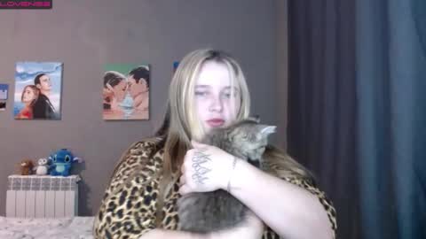Snapshot of light_lunaa chatting on September 12, 2025, 1:55 pm light_lunaa online show from September 12, 2025, 1:55 pm
