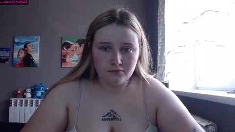 light_lunaa online show from September 21, 2025, 7:10 am