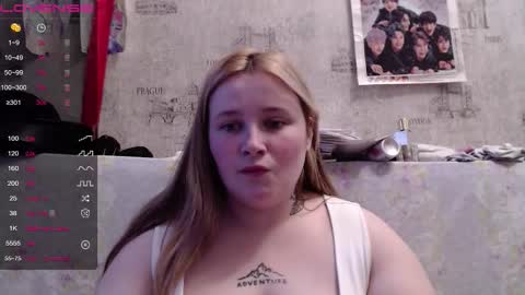 light_lunaa online show from November 11, 2025, 10:04 am