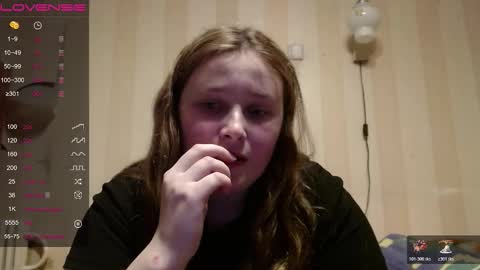 light_lunaa online show from February 6, 2026, 11:57 am