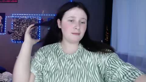 light_lunaa online show from May 17, 2026, 2:24 pm