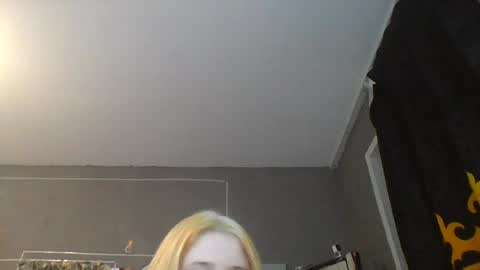 light_lunaa online show from June 26, 2026, 4:22 pm