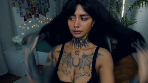 Snapshot of light_my_f1re chatting on November 9, 2025, 6:23 am Melissa online show from November 9, 2025, 6:23 am