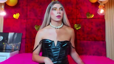 liiacollins online show from November 15, 2025, 9:43 pm