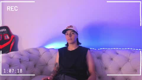 liiam_smith_ online show from February 4, 2025, 3:04 pm