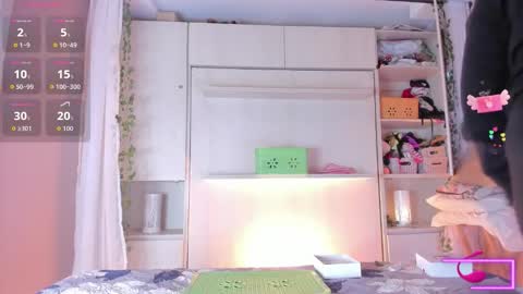         online show from December 5, 2025, 11:41 am