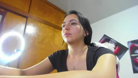 Snapshot of lika_little0 chatting on October 20, 2025, 2:34 am lika_little0 online show from October 20, 2025, 2:34 am
