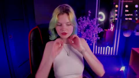 lika_sky online show from May 15, 2026, 4:14 pm