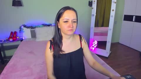 Snapshot of likaa_likaa chatting on December 6, 2024, 12:05 pm Lika online show from December 6, 2024, 12:05 pm