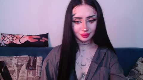Alisa tattogirl online show from September 10, 2025, 5:13 pm
