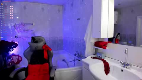 Snapshot of likaklint chatting on October 26, 2025, 10:43 am Lika online show from October 26, 2025, 10:43 am