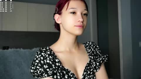 Snapshot of likalens chatting on October 23, 2025, 12:04 pm Emi online show from October 23, 2025, 12:04 pm