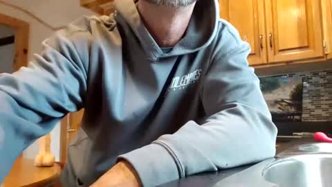 St pierre online show from October 26, 2025, 4:02 pm