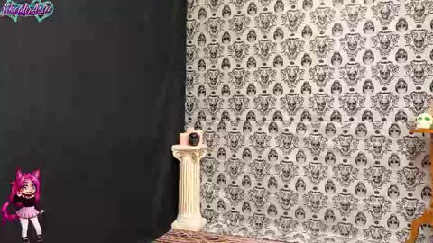 Snapshot of likemyashe chatting on October 6, 2025, 8:12 am LikeMyAshe online show from October 6, 2025, 8:12 am