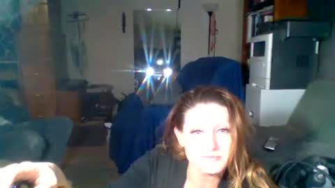 Snapshot of likerightnow chatting on April 19, 2026, 10:58 am likerightnow online show from April 19, 2026, 10:58 am