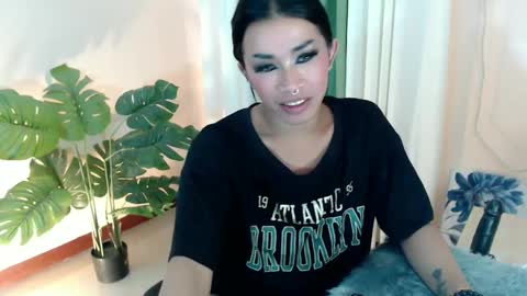 Snapshot of likliklicklengleng chatting on January 22, 2025, 9:21 pm Leng online show from January 22, 2025, 9:21 pm