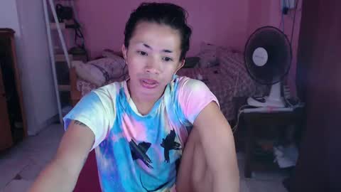 Snapshot of likliklicklengleng chatting on February 17, 2025, 9:35 am Leng online show from February 17, 2025, 9:35 am