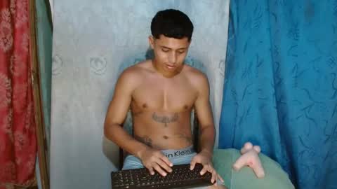 Snapshot of lil_condor_baby chatting on September 26, 2025, 1:53 am lil_condor_baby online show from September 26, 2025, 1:53 am