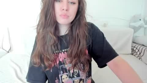 Alisa online show from June 23, 2026, 1:42 pm