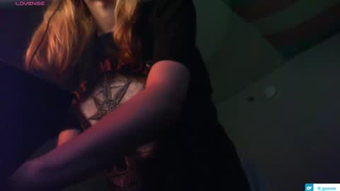 Snapshot of lil_gem chatting on September 19, 2025, 12:12 am lil gemmie online show from September 19, 2025, 12:12 am