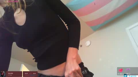 Snapshot of lil_gem chatting on September 22, 2025, 8:22 pm lil gemmie online show from September 22, 2025, 8:22 pm