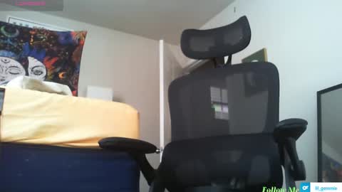 Snapshot of lil_gem chatting on October 2, 2025, 3:08 pm lil gemmie online show from October 2, 2025, 3:08 pm